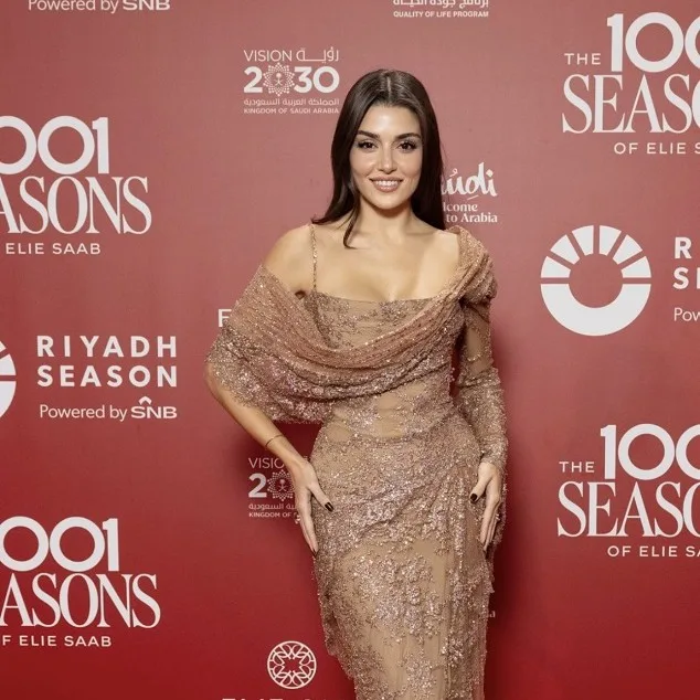 Hande Erçel, Elie Saab'ın Onur Konuğu Olarak Riyad'da!