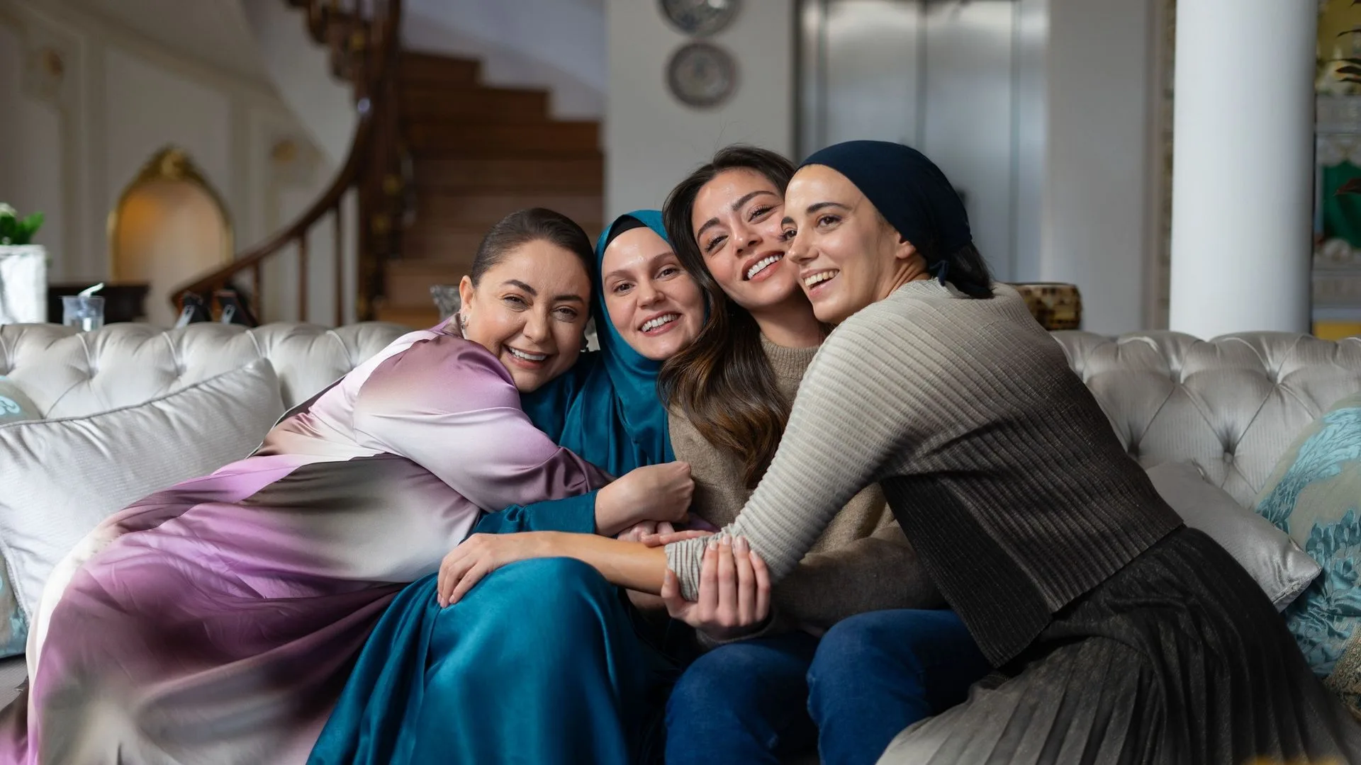 Kızılcık Şerbeti Setinden Eğlenceli Kamera Arkası Görüntüleri