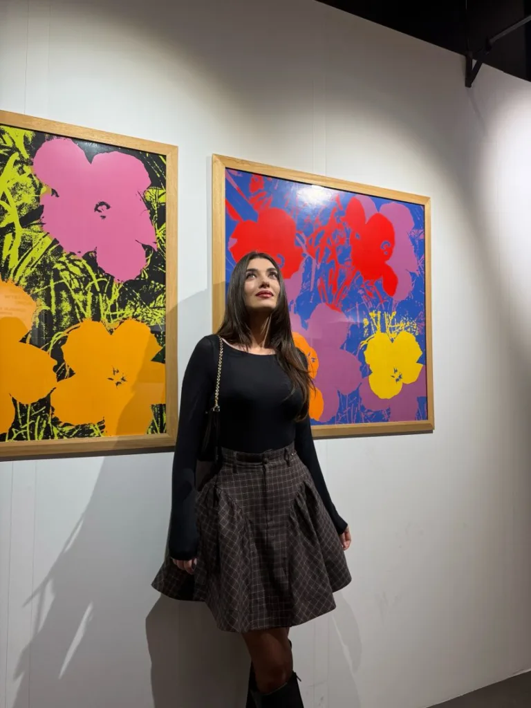 Yalan Dizisinin Melike'si Aslıhan Güner Andy Warhol Sergisinde Görüldü