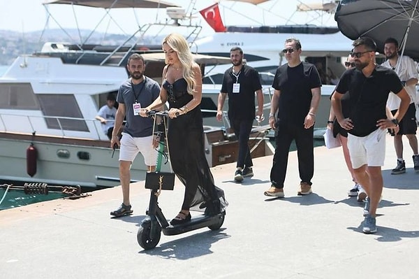 Hadise'nin 'Esas Oğlan'daki Performansını "Oyunculuğum Sevildi" Diye Değerlendirmesi Kullanıcıları İkiye Böldü