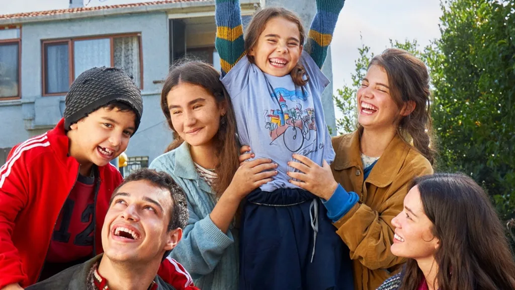 Sahipsizler 10. Bölümde Haşmet, çocuklar için kendini siper etti! Yavuz, Cevdet’i kurşunlattı!