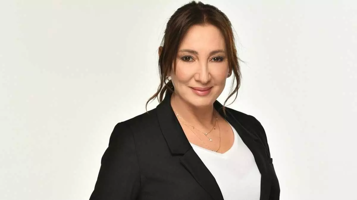 Ayşegül Günay “Bereketli Topraklar” ile Ekranlara Dönüyor